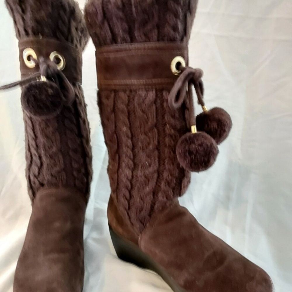 Aldo brown knee high platform boot, cable knit shaft, suede foot base. Size 7.